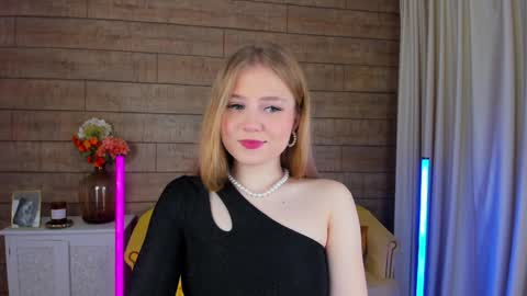 SelinSwarovski online show from 02-03-25, 05:14