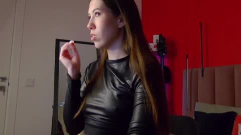 Snapshot of sellashine chatting on 04-27-26, 01:47 Nicole online show from 04-27-26, 01:47