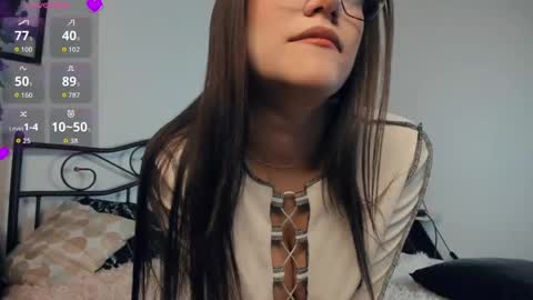 Julia online show from 05-29-26, 07:17