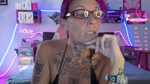 Selvaggia Del Caribe online show from 11-14-25, 06:39