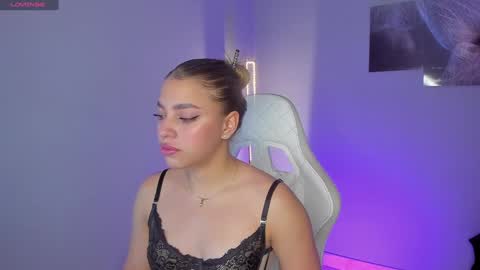 Snapshot of selyn_ chatting on 12-04-24, 02:04 Selyn online show from 12-04-24, 02:04