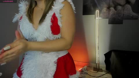 Snapshot of selyn_ chatting on 12-07-24, 11:40 Selyn online show from 12-07-24, 11:40