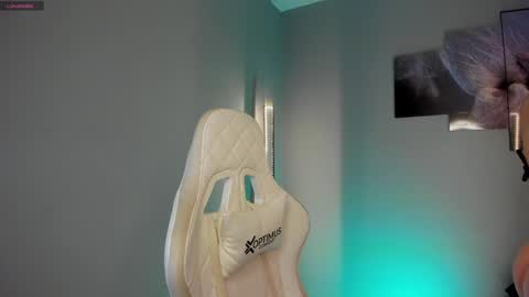 Snapshot of selyn_ chatting on 12-11-24, 12:55 Selyn online show from 12-11-24, 12:55