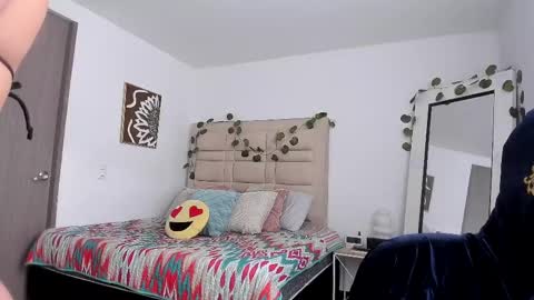 Snapshot of selyn_ chatting on 10-20-25, 01:55 Selyn online show from 10-20-25, 01:55