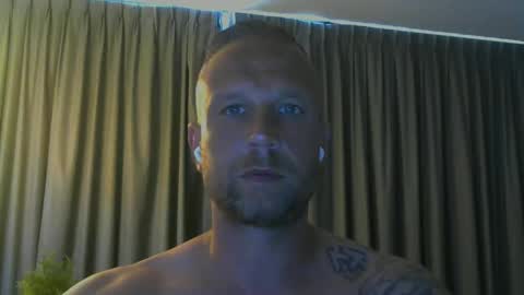 Snapshot of sence08 chatting on 05-11-26, 09:37 sence08 online show from 05-11-26, 09:37