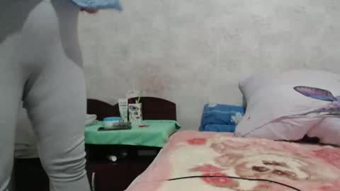 Snapshot of seniorita333 chatting on 11-24-25, 08:58 Lenna online show from 11-24-25, 08:58