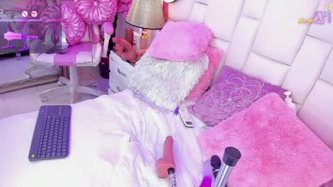Snapshot of senniabella chatting on 12-15-24, 04:48 Sennia online show from 12-15-24, 04:48