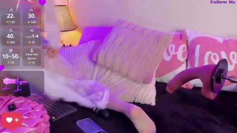 Snapshot of senniabella chatting on 10-23-25, 02:16 Sennia online show from 10-23-25, 02:16