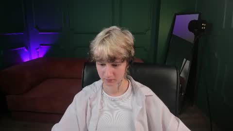 Snapshot of senpai_sins chatting on 07-28-26, 06:09 Shigo online show from 07-28-26, 06:09