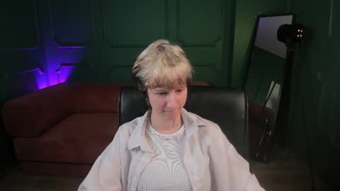 Snapshot of senpai_sins chatting on 07-28-26, 07:39 Shigo online show from 07-28-26, 07:39