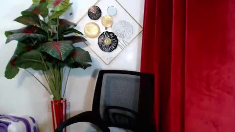 Snapshot of sensational_yeng chatting on 10-18-25, 02:40 sensational_yeng online show from 10-18-25, 02:40