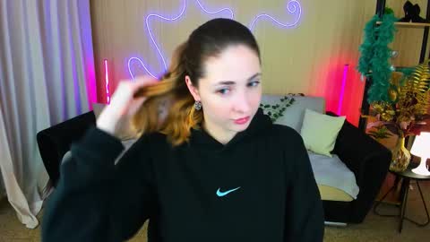 sensitiveheartt online show from 11-19-25, 12:16