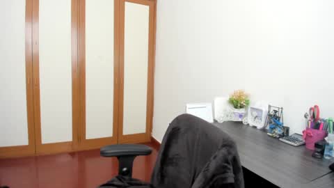 Snapshot of sensual__lady chatting on 12-06-24, 05:33 Samantha - online show from 12-06-24, 05:33