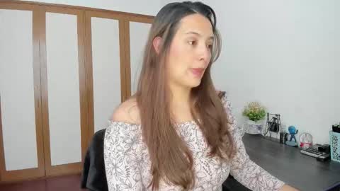 Snapshot of sensual__lady chatting on 10-08-25, 08:50 Samantha - online show from 10-08-25, 08:50