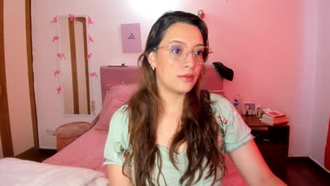 Snapshot of sensual__lady chatting on 11-19-25, 06:08 Samantha - online show from 11-19-25, 06:08