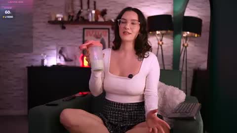 Snapshot of sensual_jassmine chatting on 06-15-26, 02:52 Jasmine online show from 06-15-26, 02:52