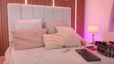 Snapshot of sensual_kim77 chatting on 06-15-26, 02:03 Sensual Kim77 online show from 06-15-26, 02:03