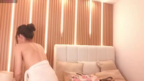 Snapshot of sensual_kim77 chatting on 06-23-26, 12:36 Sensual Kim77 online show from 06-23-26, 12:36