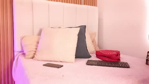 Snapshot of sensual_kim77 chatting on 07-14-26, 12:33 Sensual Kim77 online show from 07-14-26, 12:33
