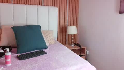 Snapshot of sensual_kim77 chatting on 07-21-26, 12:40 Sensual Kim77 online show from 07-21-26, 12:40