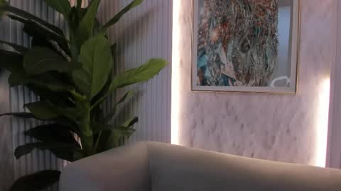 Sophie     online show from 11-10-25, 05:56