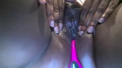 Snapshot of sensualatease chatting on 09-29-25, 04:56 SensualATease online show from 09-29-25, 04:56
