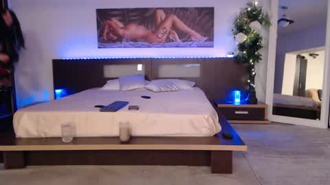 Hallie online show from 02-28-25, 06:20