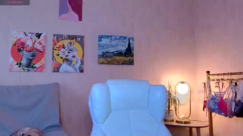 Snapshot of sensuallucy233 chatting on 11-24-25, 07:08 sensuallucy233 online show from 11-24-25, 07:08