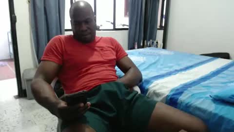 Snapshot of senyeiblack chatting on 12-16-25, 09:42 Jose online show from 12-16-25, 09:42