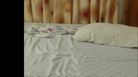 Anne online show from 04-25-26, 05:54