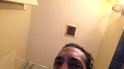 Snapshot of serani02 chatting on 01-17-26, 02:55 Serani online show from 01-17-26, 02:55