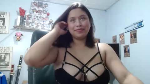 Snapshot of seraphim_01 chatting on 02-13-26, 04:58 lissa online show from 02-13-26, 04:58