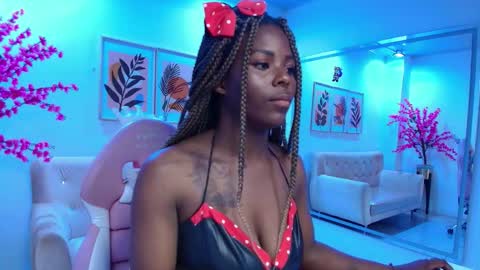 Snapshot of serena_ebony chatting on 01-06-26, 12:09 serena_ebony online show from 01-06-26, 12:09