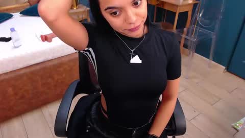 Snapshot of serena_mendez chatting on 02-28-25, 09:58 Serena online show from 02-28-25, 09:58