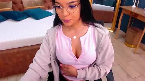 Snapshot of serena_mendez chatting on 10-23-25, 09:52 Serena online show from 10-23-25, 09:52