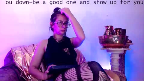 Serena Xyz online show from 11-25-25, 06:08