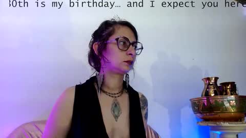 Serena Xyz online show from 11-28-25, 05:59