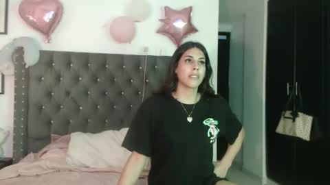 Snapshot of serenaroussee chatting on 03-04-25, 03:11 sararoussee online show from 03-04-25, 03:11