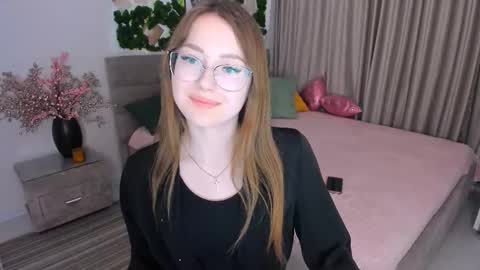 Ophelia online show from 03-11-25, 04:07