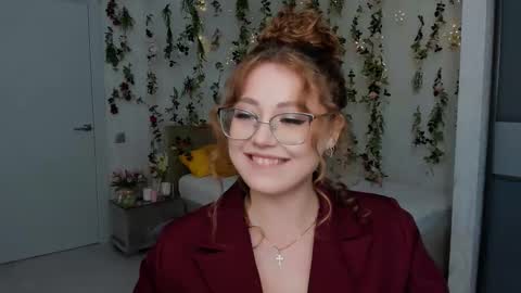 Ophelia online show from 09-12-25, 06:08