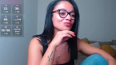 Snapshot of serenesophi chatting on 10-19-25, 12:44 SereneSophi online show from 10-19-25, 12:44