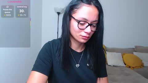 Snapshot of serenesophi chatting on 10-24-25, 05:26 SereneSophi online show from 10-24-25, 05:26