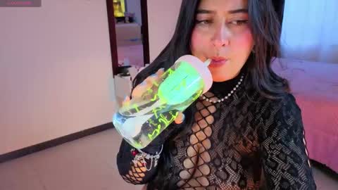 Serenna Cruz online show from 05-22-26, 09:20