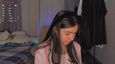 Ariana online show from 11-22-25, 07:35