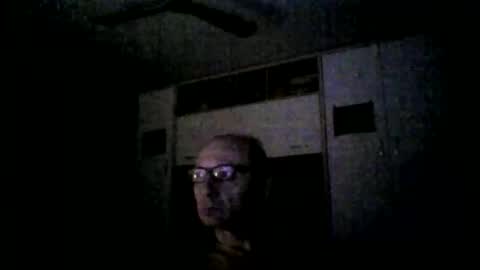 Snapshot of serrano49 chatting on 05-05-26, 01:35 serrano49 online show from 05-05-26, 01:35