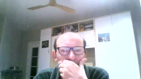 Snapshot of serrano49 chatting on 05-08-26, 02:17 serrano49 online show from 05-08-26, 02:17