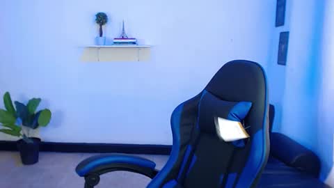 Thomas online show from 09-18-25, 03:14