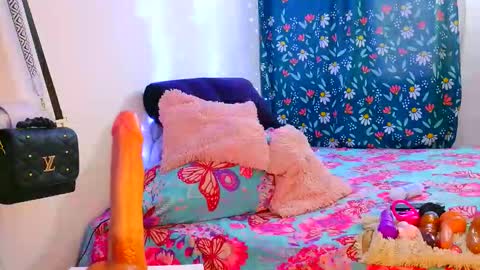 Snapshot of sex_forever77 chatting on 03-06-26, 05:04 Karol y antony online show from 03-06-26, 05:04