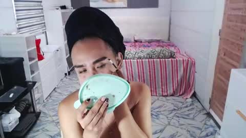 Snapshot of sexcum_trendingts_now chatting on 04-22-26, 01:30 MS Anna online show from 04-22-26, 01:30