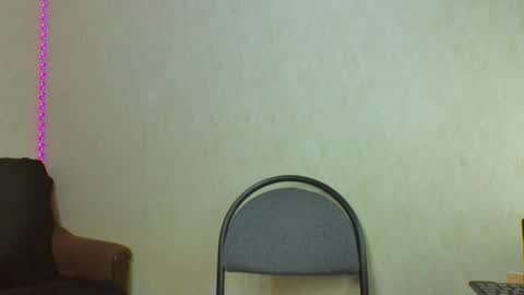 Snapshot of sexi_grunger chatting on 06-15-26, 06:54 Big Cock online show from 06-15-26, 06:54